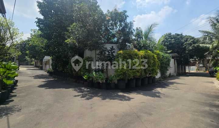 Rumah Luas di Kemang 539 M, Private Pool, Lokasi Tenang (Nb)