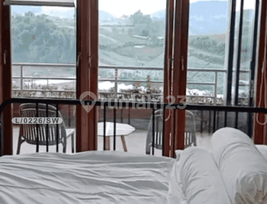 Rumah SHM 3 Lantai dengan View Alam Strategis di Lembang Bandung