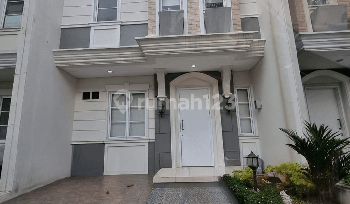 Dijual Rumah 2 Lantai Siap Huni Renoved. Vanya Park - BSD City