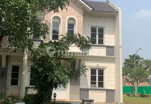 Dijual Cepat Rumah 2 Lantai Siap Huni Vanya Park - Azura