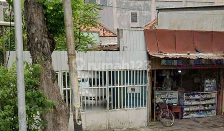 Dijual Pinggir Jalan Rumah Lama Hitung Tanah Lokasi Sangat Strategis Cocok Untuk Tempat Tinggal Dan Cocok Untuk Bangun Usaha
