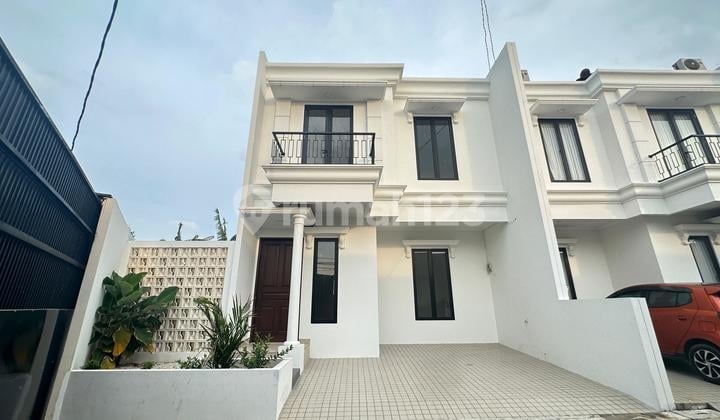 Rumah Siap Huni Dekat Stasiun LRT