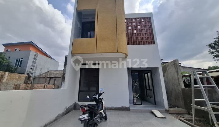Rumah Siap Huni, Nempel Gerbang Tol Jatiasih