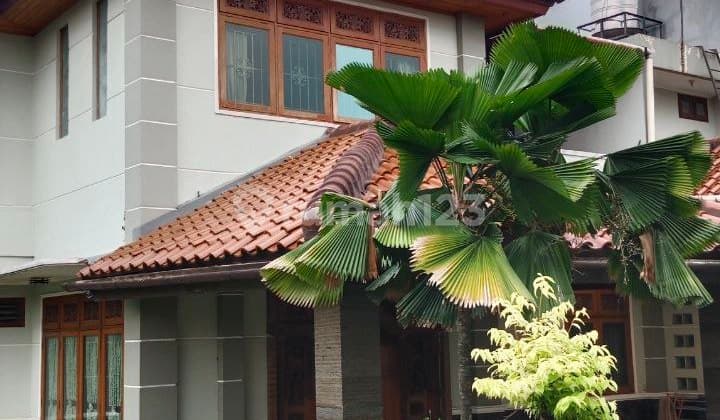 Jual Rumah Mewah Cibubur Dengan Kolam Dekat Stasiun Lrt Cibubur