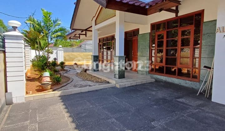 Rumah Taman Kedoya Jakarta Barat