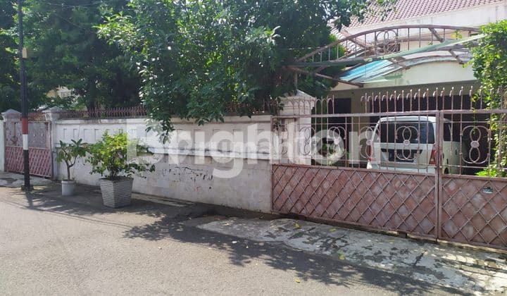 Rumah Kramat Senen Jakarta Pusat - 2 Lantai & Rumah Lama