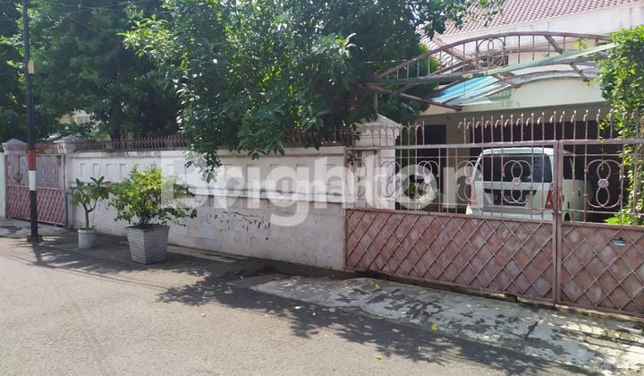 Rumah Kramat Senen Jakarta Pusat - 2 Lantai & Rumah Lama