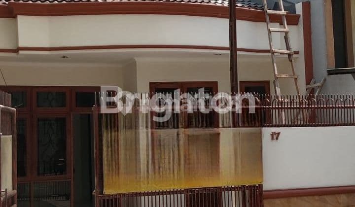 Rumah Taman Ratu Dekat Pusat Kuliner Jakarta-1,5 Lantai & Siap Huni