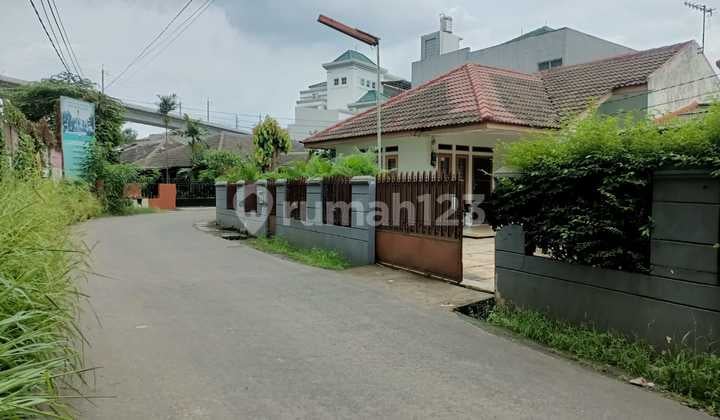 Rumah Jl Pelangi Galaxy