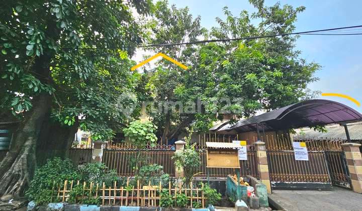 For Sale Hook House on Sodong Street, Cipinang