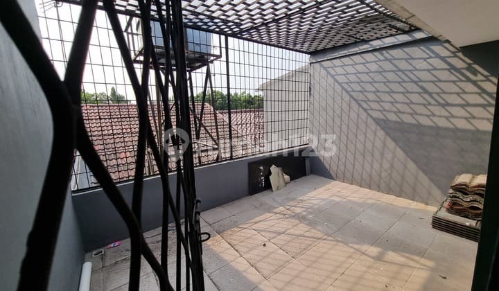 Dijual Ruko Boulevard Siap Pakai, Sudah Terenovasi di Kelapa Gading