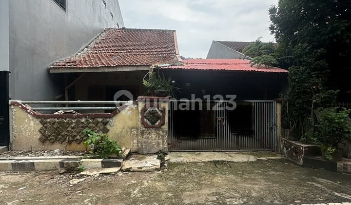 Rumah Hitung Tanah Dalam Perumahan Pesanggrahan Jakarta Selatan Dekat Aparteman Bintaro Parkview