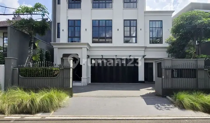 For Sale Brand New House Full Furnished di Area Senopati Kebayoran Baru Jakarta Selatan