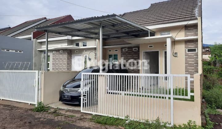 Rumah baru semi vila dekat pusat kota Jedong Wagir Graha Kedaton Asri Malang