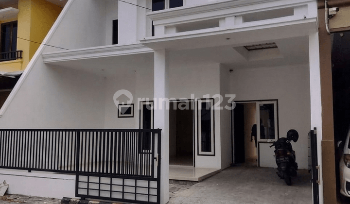 Rumah 2 Lantai Baru Renov Dekat Kampus Upn & Merr 1 Gate System
