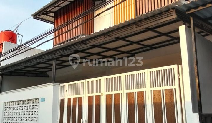 Rumah Minimalis 7 Menit ke Gerbang Tol Rawamangun Hadap Timur J39684