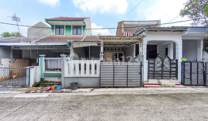 Rumah Hadap Selatan 15 Menit ke Mall Paradise Walk Serpong SHM J-36454