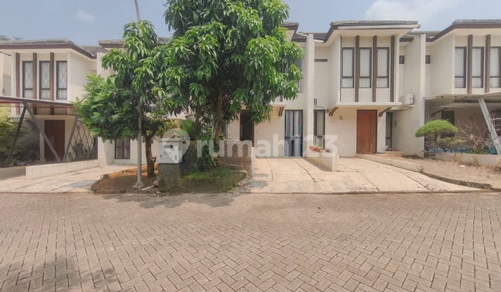 2-Story Charming House 10 Minutes to Paradise Walk Serpong Mall with KPR Assistance J40328
