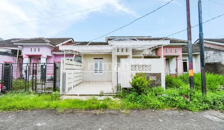 Rumah Hadap Timur 5 Menit ke Terminal Cileungsi Siap Huni Dibantu KPR J-37047