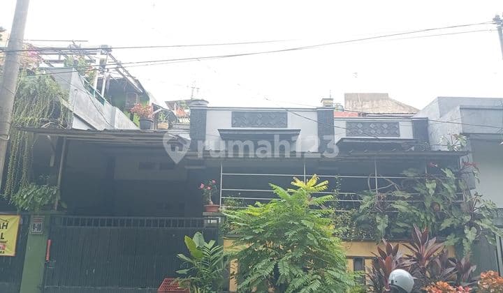 Rumah Luas 6 Kamar Tidur 10 Menit ke RS Puspa Husada Bisa KPR J34329