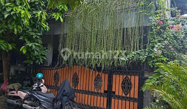 Rumah Luas Asri 15 Menit ke Stasiun Tangerang SHM Hadap Timur J40367