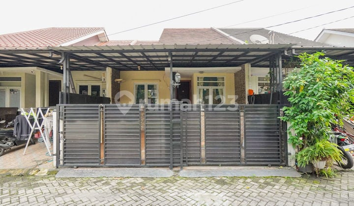 Rumah 10 Menit ke Primaya Hospital Depok Hadap Timur Dibantu KPR J-36901