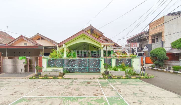 Rumah Strategis 10 Mnt ke Mall Paradise Walk Serpong Hadap Timur Siap KPR J-37467