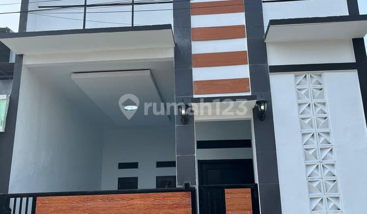 Rumah Hadap Utara Dekat Summarecon Mall Bekasi Dibantu KPR J-38111