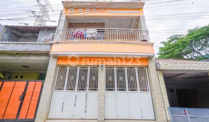 Rumah 3 Lantai di Depok 10 Menit ke Terminal LT 100 Hadap Utara J35783