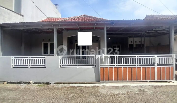 Move-in Ready House 8 Minutes to Sawangan Toll Gate 4 South-Facing J39177
