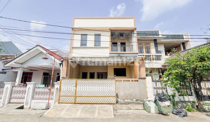 Rumah 6 Kamar Tidur Hadap Timur 12 Menit ke sumarecon mall bekasi J-30635