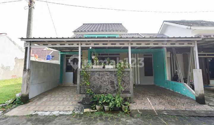 2-Bedroom House with SHM 9 Minutes to Satria Medika Hospital LT 104 Ready to Occupancy J8736