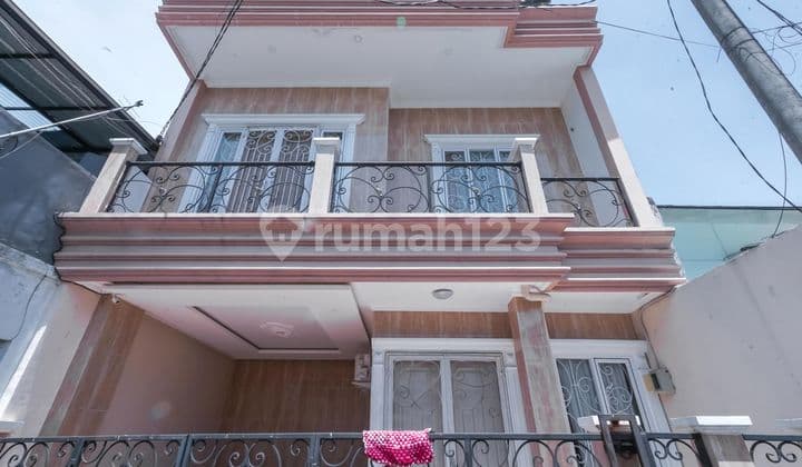 Rumah 3 Lt Strategis 5 Menit ke The Park Sawangan Dibantu KPR J-38329