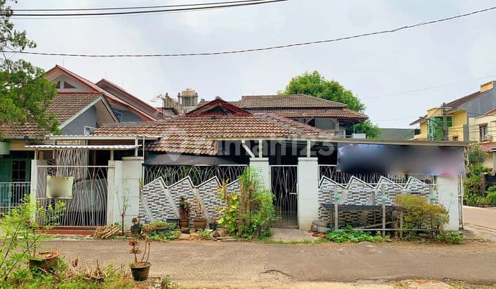 Rumah Luas 3 Lt 2 menit ke Living Plaza Pamulang SHM Hadap Timur J17535