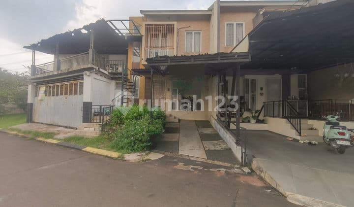 House 10 Minutes to Hermina Serpong Hospital, 100 sqm Land Area, Freehold Title (SHM), Ready for Mortgage KPR J-45393