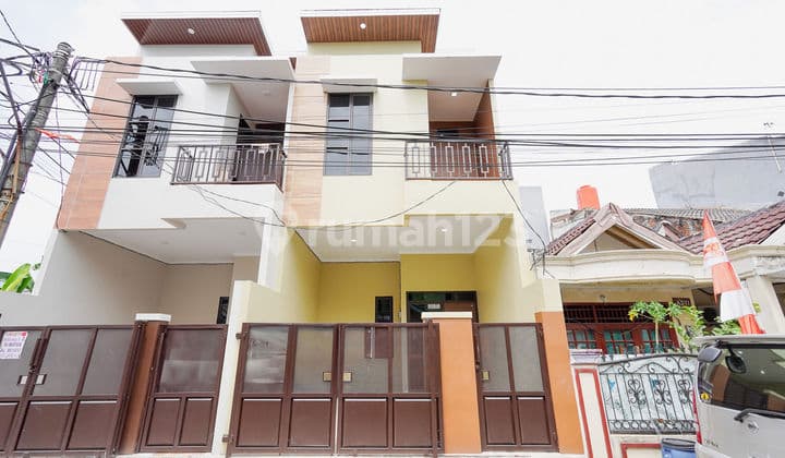 Rumah 3 Kamar di Bekasi Akses Dekat Stasiun Siap KPR Hadap Utara J35820