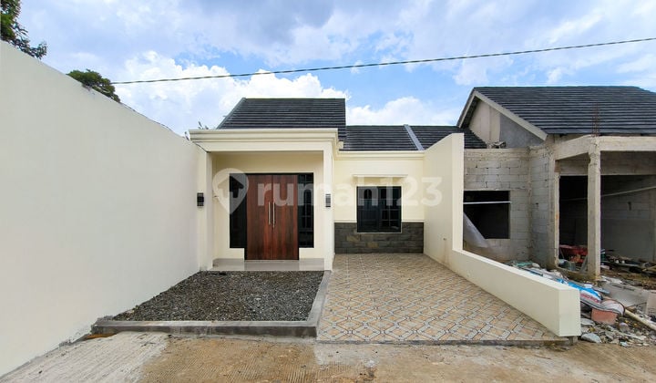 Rumah Minimalis di Cilodong 15 Menit ke Stasiun Hadap Selatan J45947