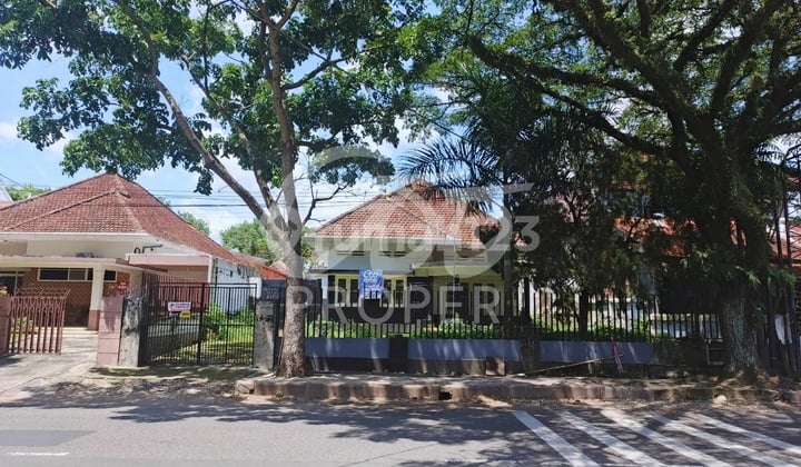 Dijual Rumah Classic Strategis SHM di Jl Bromo Klojen Kota Malang