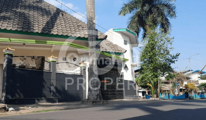 Rumah Mewah Unfurnished SHM di Jl. Pulau Galang, Malang