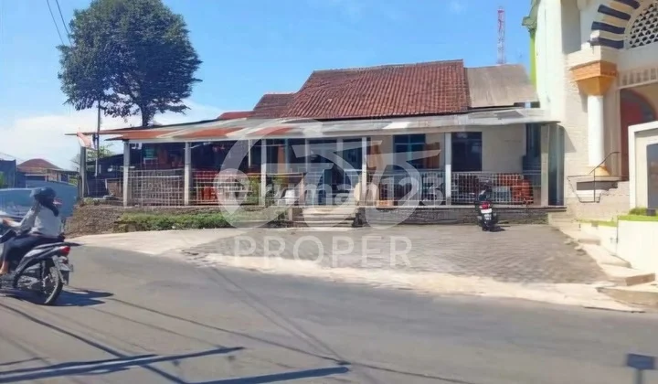 Strategic Room for Rent on Jl. Kh. Hasyim Asyari, Banaran Barat Area, Bandarjo, Ungaran Barat, Semarang Regency, Central Java.