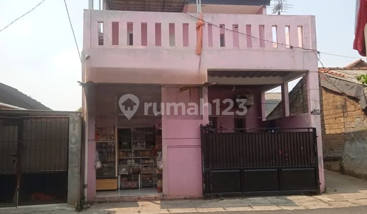 Selling Cheap 2-Story House on Jl. Padat Karya, Cipayung, Depok