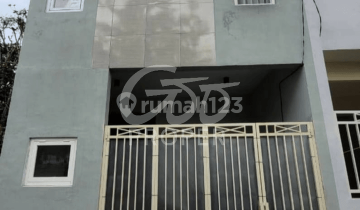 3-Storey Boarding House on Jl. Locari Sumbersekar, Malang