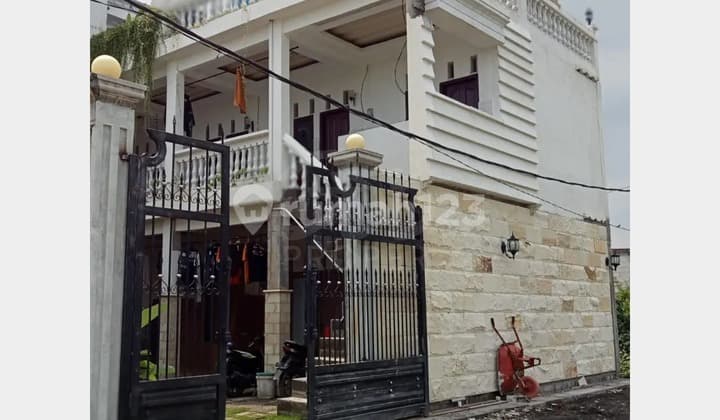 Sell 3-Story House in Leran Street Area, Banjarsari, Gresik Regency, East Java