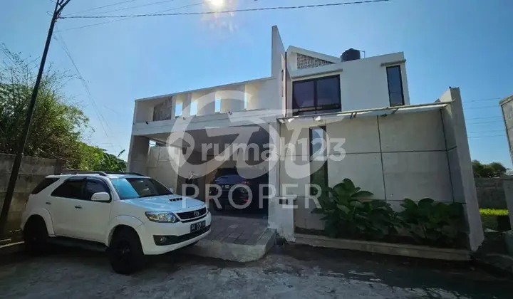 Disewakan Rumah Modern Furnished di Tirtasani Royal Resort Karangploso Malang