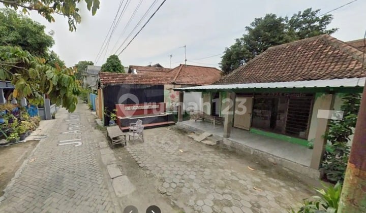 Jual Rumah Nyaman di Jl. Arya Wiraraja Jombang Jawa Timur