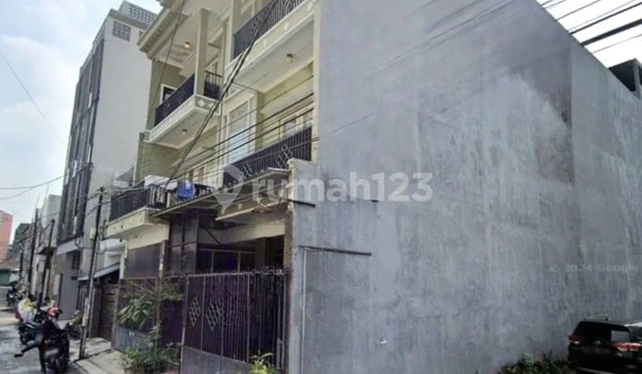 Dijual Rukost 3 Lantai Dekat Kampus di Daerah Sigura-Gura Lowokwaru Malang