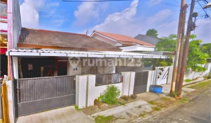 Selling House on Jl. Bukit Palma, Banyumanik Area, Semarang, Central Java
