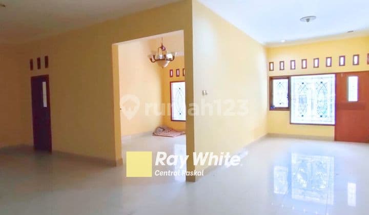 Riau Wing House, Bandung City