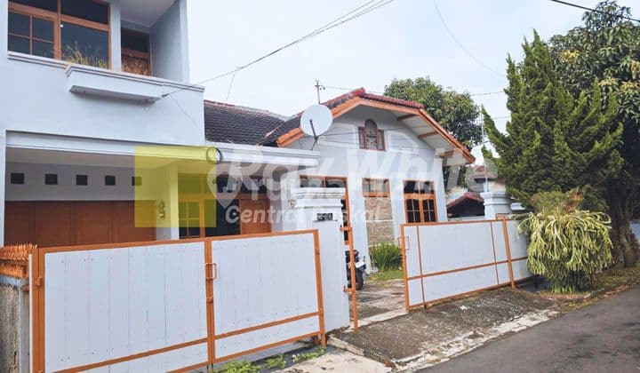 Rumah Asri di Cimahi Utara Kota Cimahi