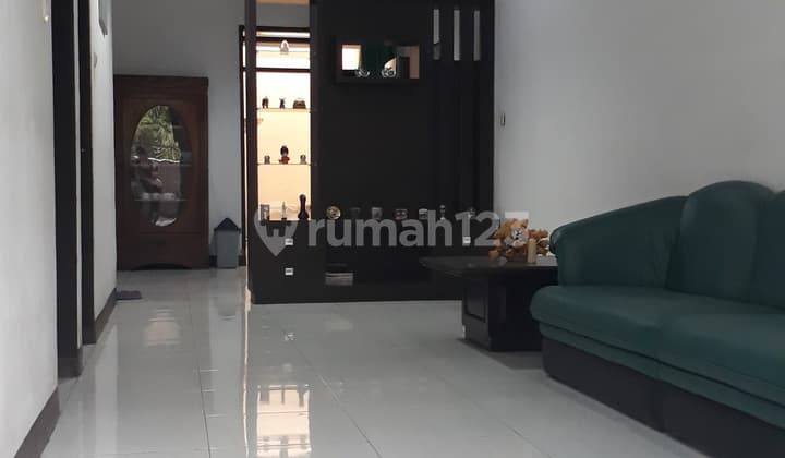 Rumah Satu Lantai Dengan Lokasi Yang Strategis SHM